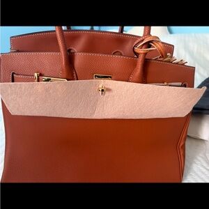 Elegant Brown Leather Handbag